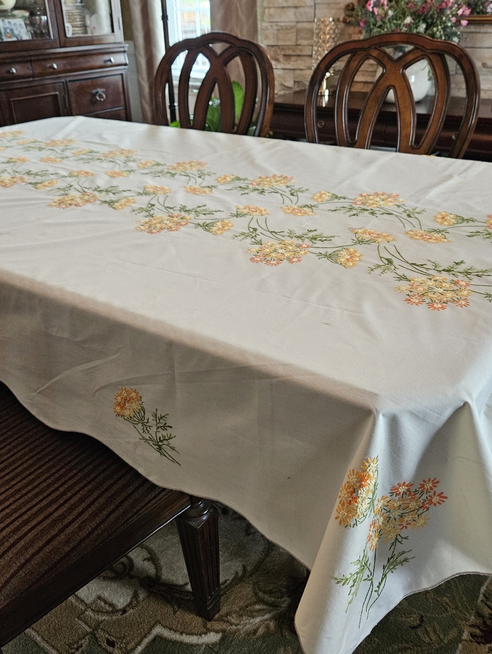 Embroidered Floral Tablecloth in Cream and Yellow - Unbranded Size 60 X 86